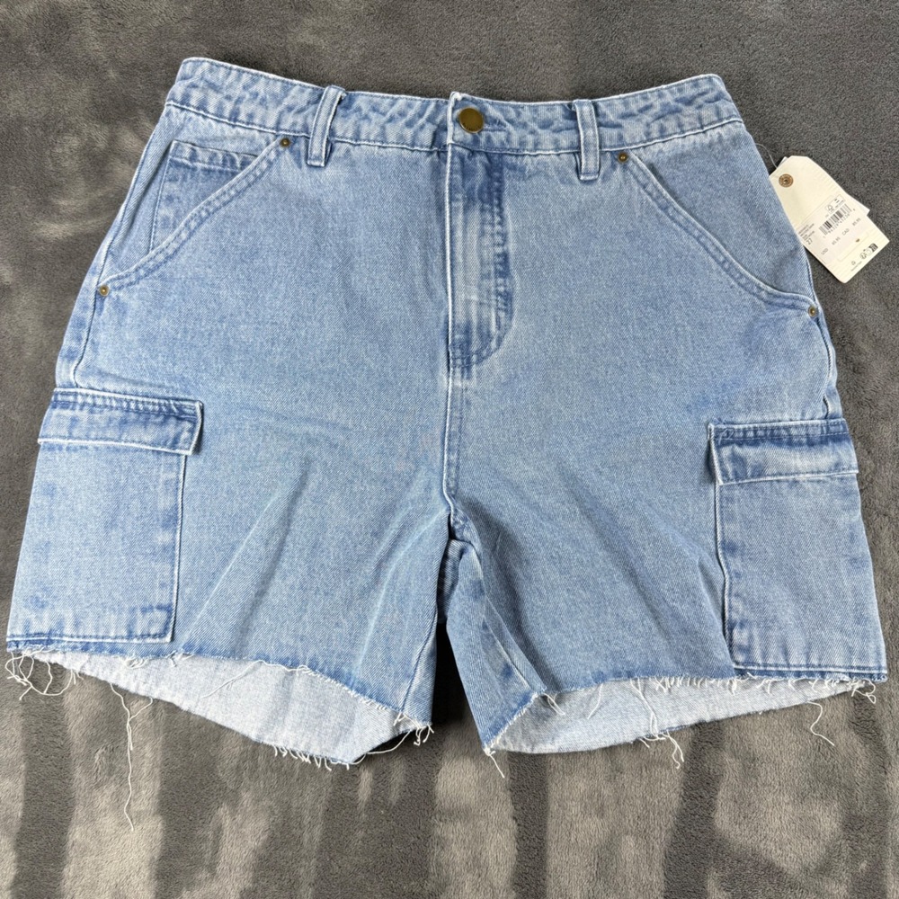 Billabong Westerly Denim Cargo Shorts Light Wash Raw Hem Size 27 - Picture 2 of 7